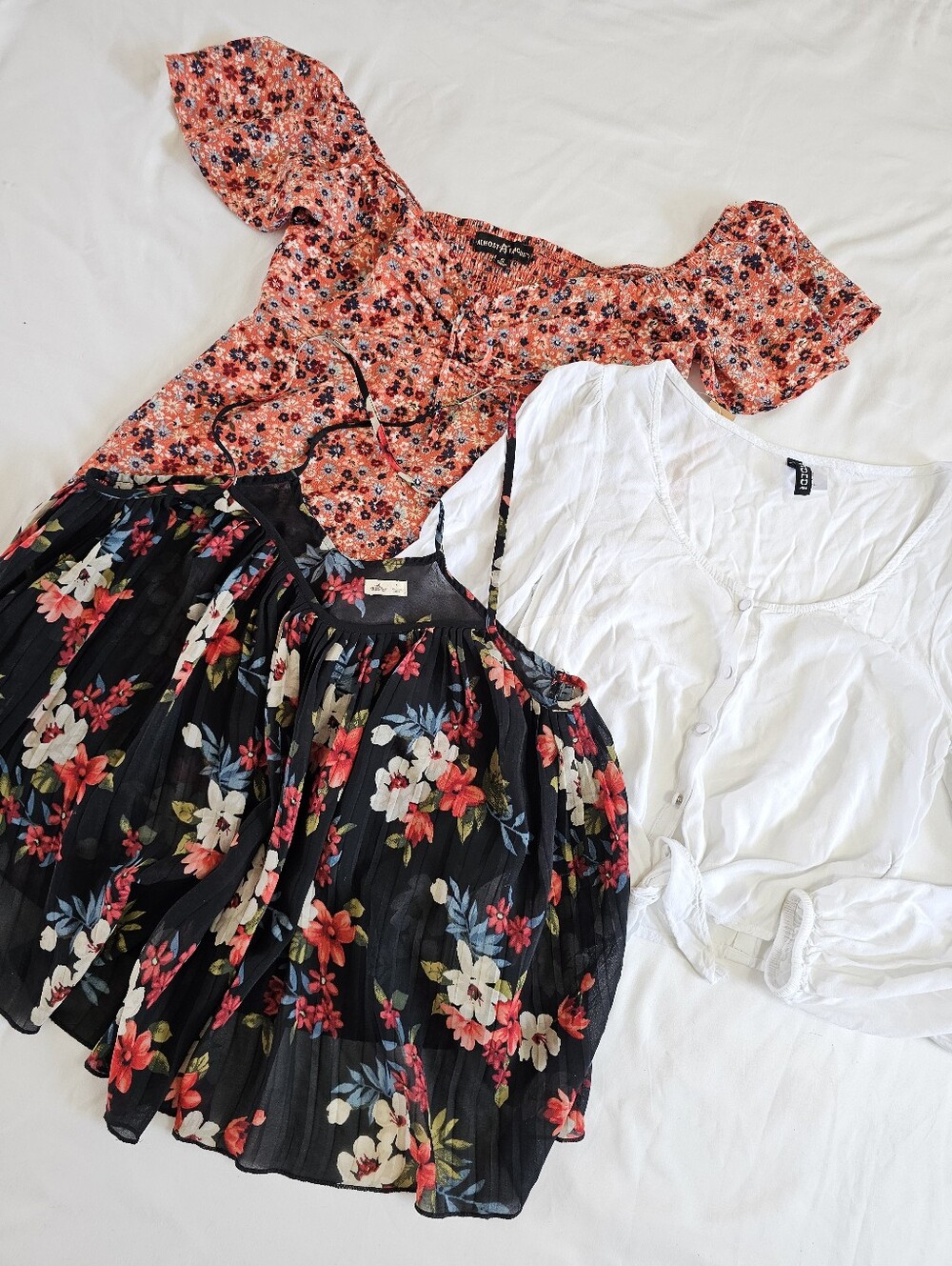 Bundle of 3 S/XS Summer Floral Flowy Tops Farmgirl Cottagecore Nashville Concert